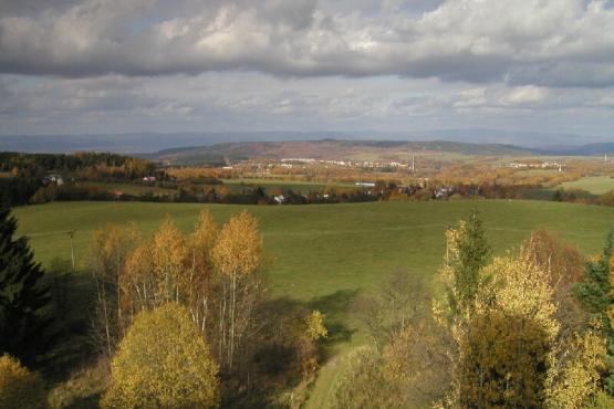 Rozhledna na Krásenském vrchu - výhled na Horní Slavkov