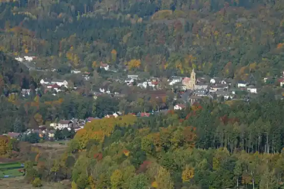 Rozhledna Bučina u Kyselky - výhled na Radošov
