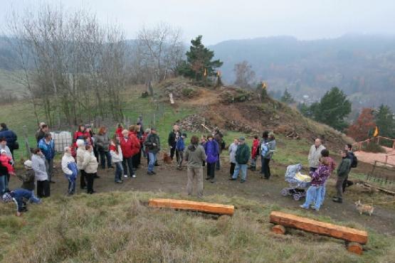 Bečov nad Teplou - Vyhlídková plošina na Zlatém vrchu - zřízení vyhlídky a staveniště pro rozhlednu