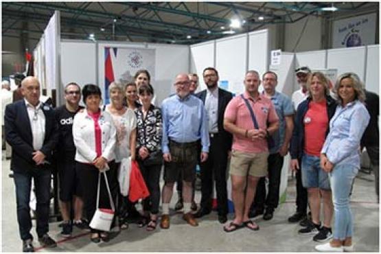 Česká delegace starostů, starostek a zástupců komunální sféry. 