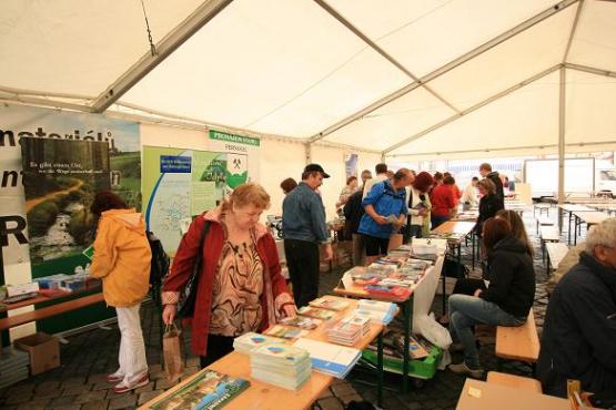 Burza propagačních materiálů v Chebu - 21.05.2011