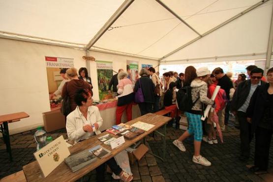 Burza propagačních materiálů v Chebu - 21.05.2011