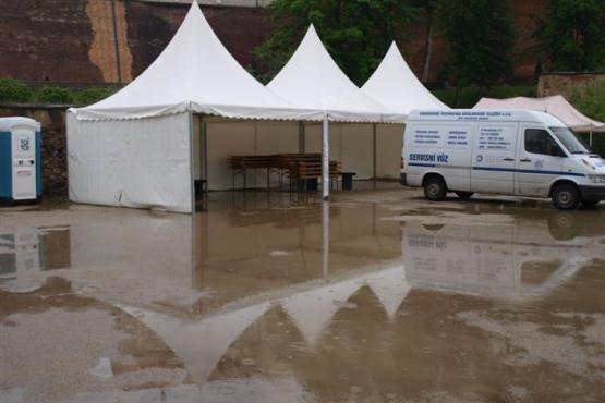 Burza propagačních materiálů v Chebu - 01. 06. 2013