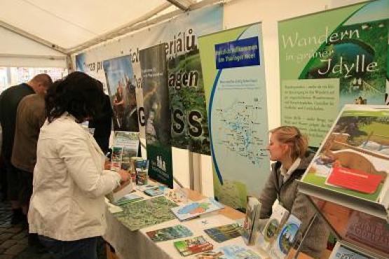 Burza propagačních materiálů v Chebu - 21.05.2011