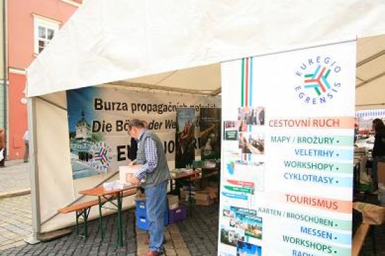 Burza propagačních materiálů v Chebu - 21.05.2011