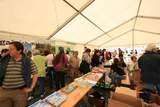 Burza propagačních materiálů v Chebu - 21.05.2011