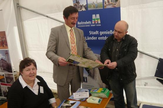 Burza propagačních materiálů v Chebu 2010